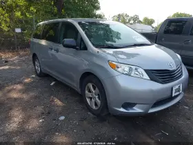 2012 Toyota Sienna