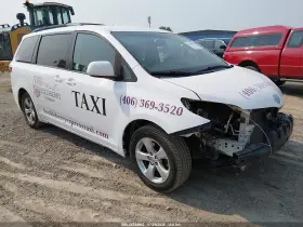 2016 Toyota Sienna
