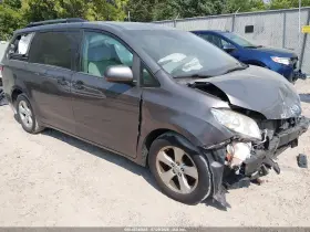 2016 Toyota Sienna