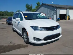 2018 Chrysler Pacifica Hybrid