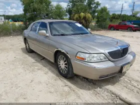 2003 Lincoln Town Car