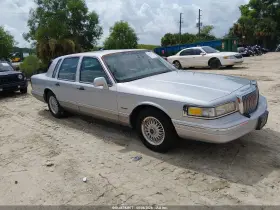 1997 Lincoln Town Car