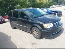 2016 Chrysler Town & Country