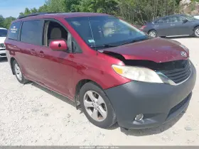 2012 Toyota Sienna