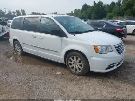 2015 Chrysler Town & Country