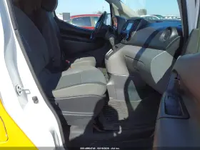 2017 Nissan NV 200