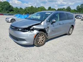 2020 Chrysler Voyager