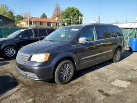 2014 Chrysler Town & Country