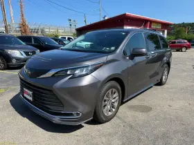 2023 Toyota Sienna Hybrid