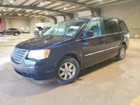 2010 Chrysler Town & Country