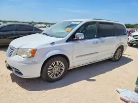 2016 Chrysler Town & Country