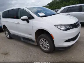 2023 Chrysler Voyager