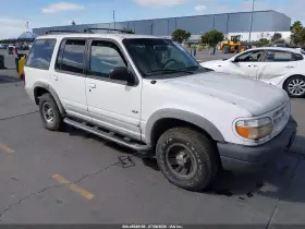 2000 Ford Explorer