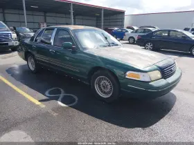 2000 Ford Crown Victoria