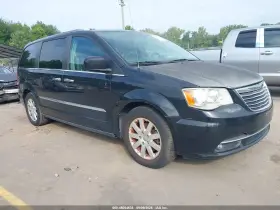 2015 Chrysler Town & Country