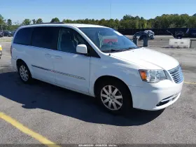 2016 Chrysler Town & Country
