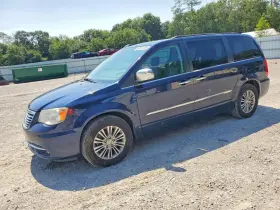 2013 Chrysler Town & Country