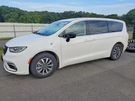 2024 Chrysler Pacifica Hybrid